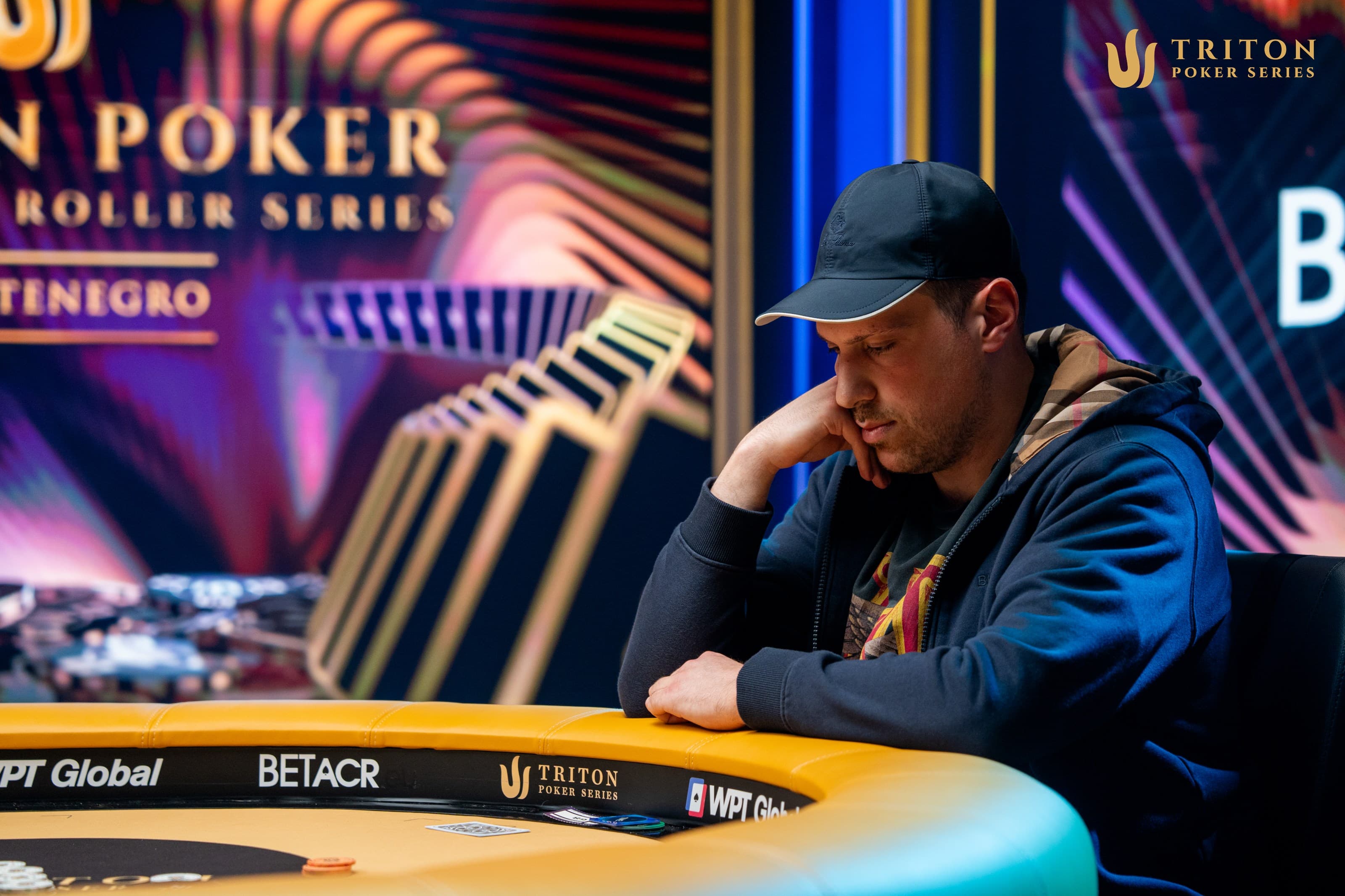 Artur Martirosian extends his PoY lead despite heads-up defeat