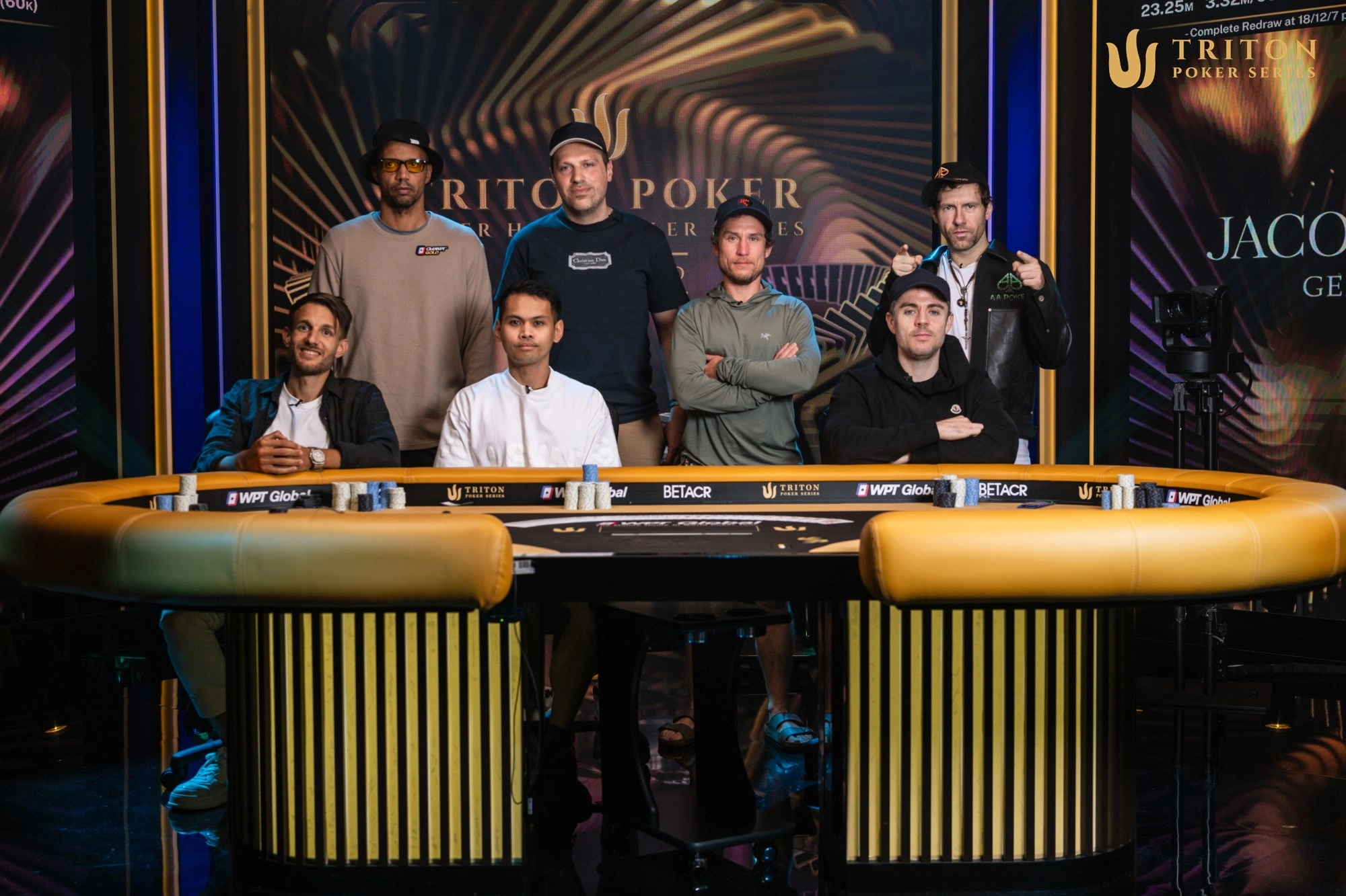 Event 20 final table players (clockwise from back left): Phil Ivey, Artur Martirosian, Dan Dvoress, Dan Cates, Ben Tollerene, Sean Rafael, Laszlo Bujtas