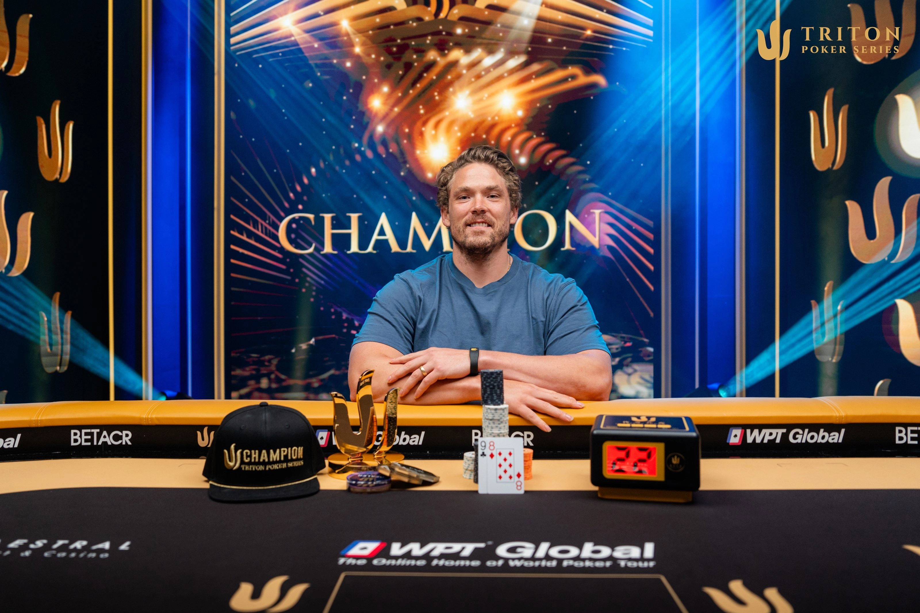 Champion Alex Foxen!