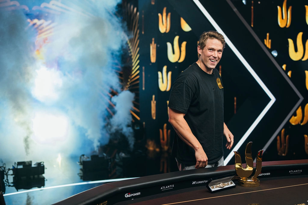 Alex Foxen Wins the Main Event