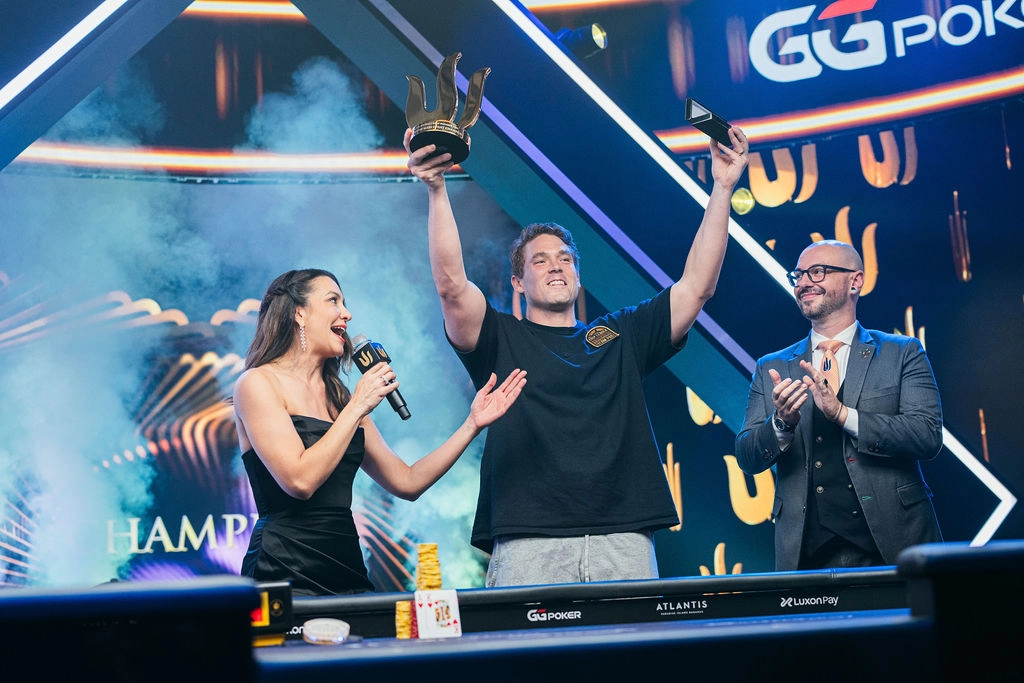 Alex Foxen Wins the Main Event