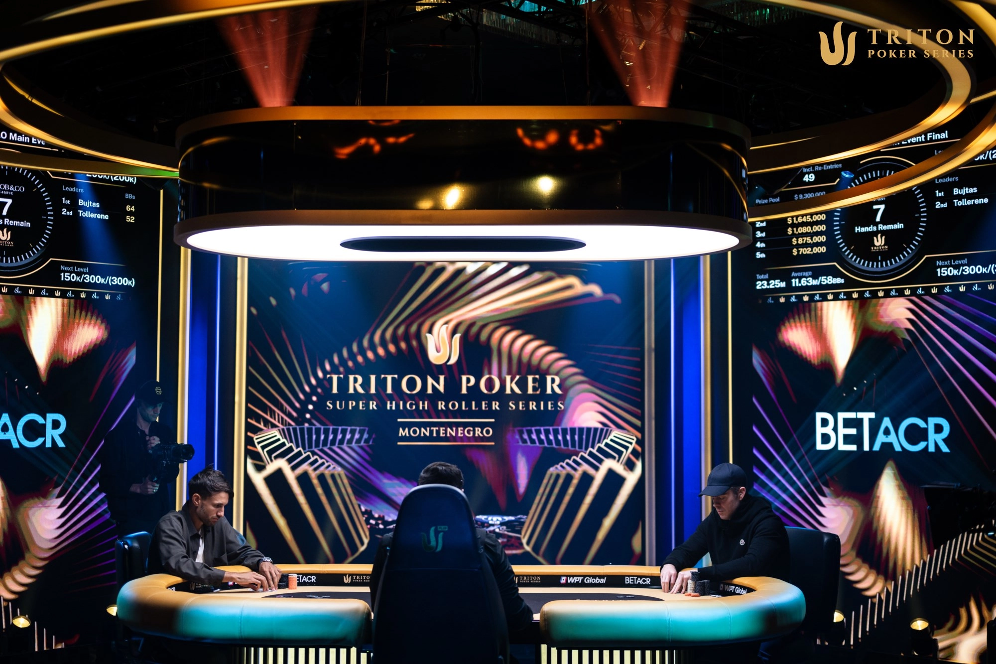 Heads up between Laszlo Bujtas and Ben Tollerene