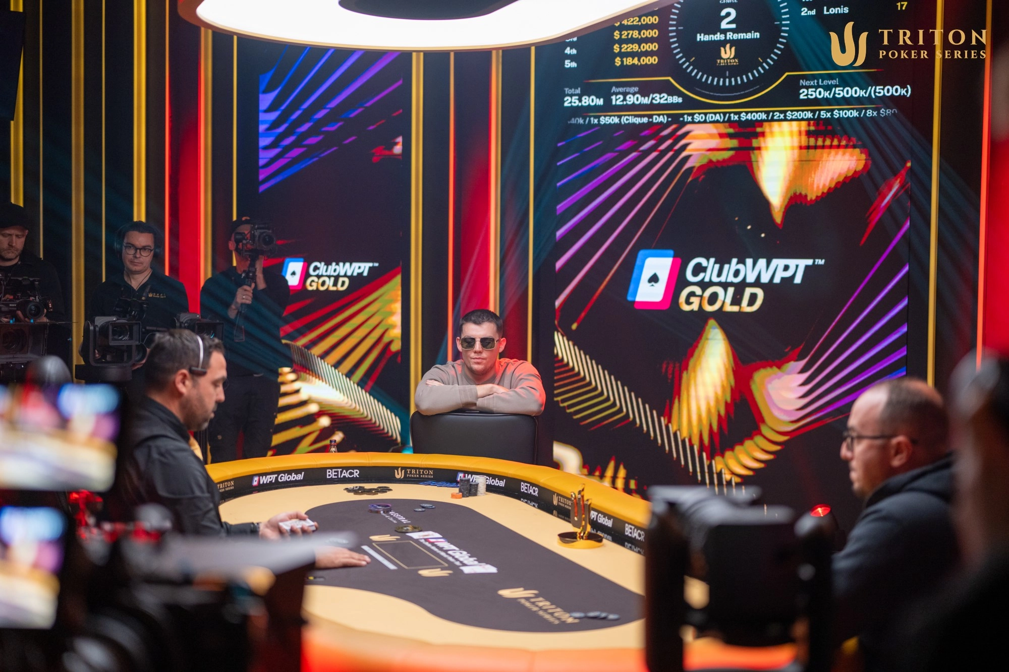 The final hand as Jesse Lonis takes it down