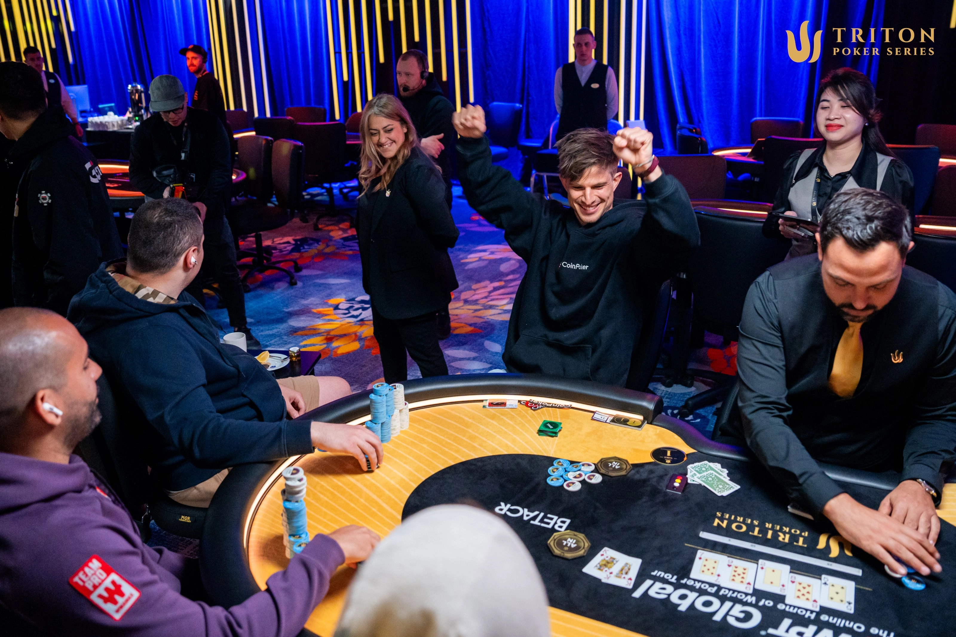 Mario Mosbock celebrates a double on the bubble