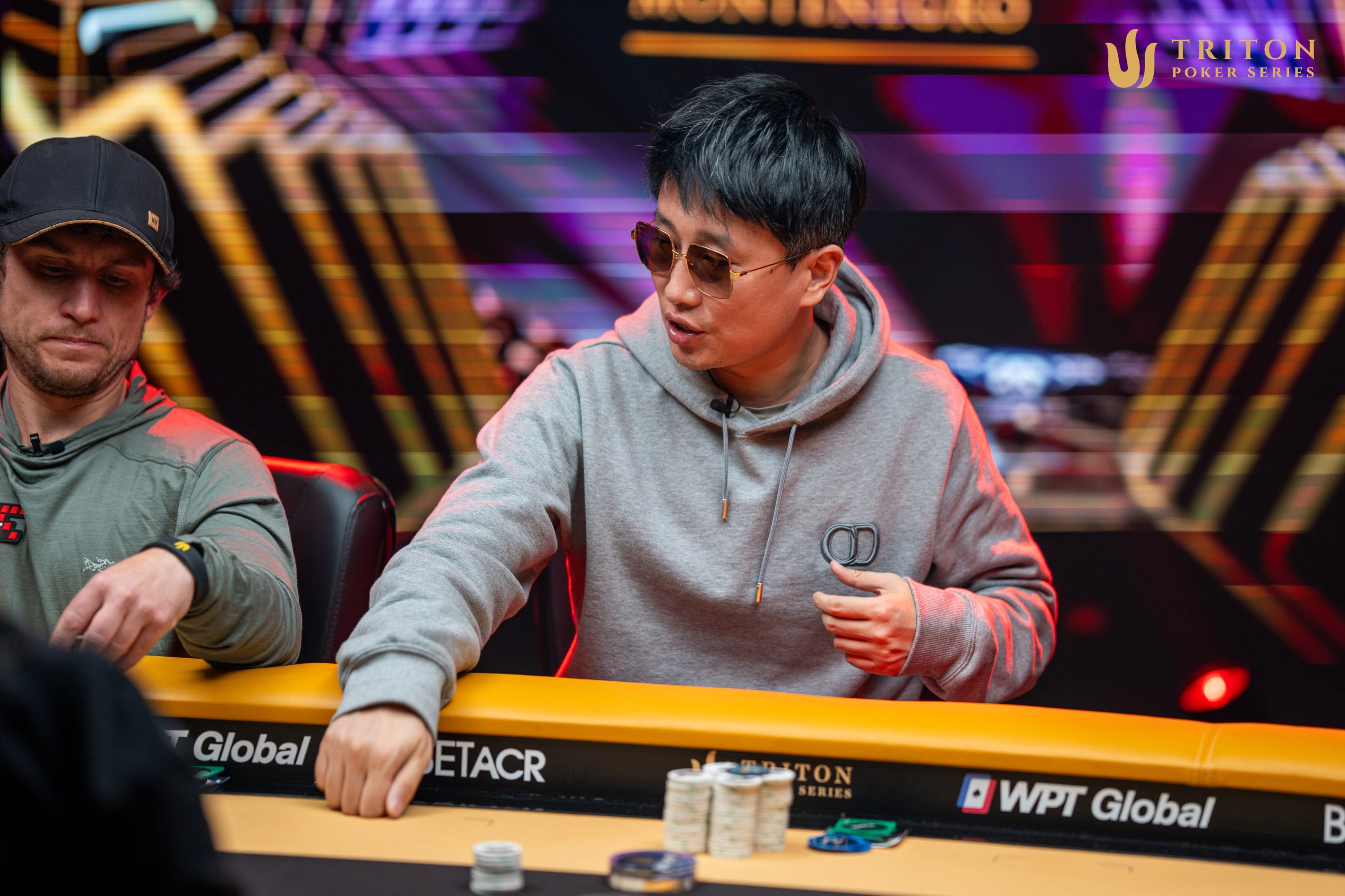 A knock on the table and then Zhang Yu was gone